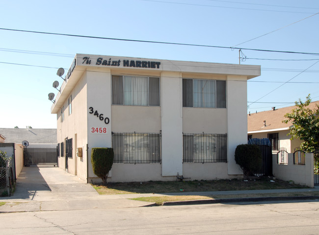 3458 W 67th St in Los Angeles, CA - Foto de edificio - Building Photo