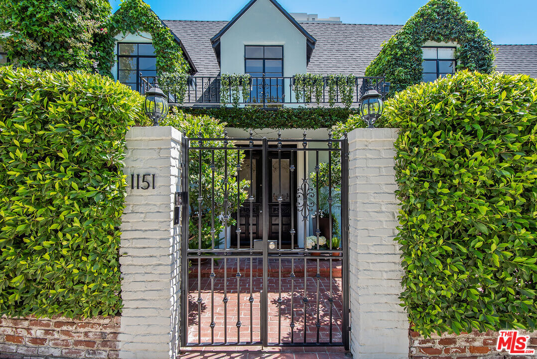 1151 Sunset Vale Ave. in Los Angeles, CA - Building Photo