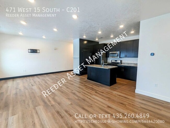 property at 471 W 15 S