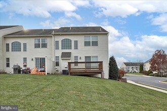 1801 Vista Dr in Mechanicsburg, PA - Building Photo - Building Photo