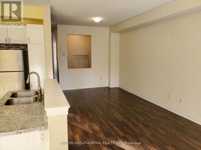 38 Greenwood Dr in Essa, ON - Building Photo - Building Photo