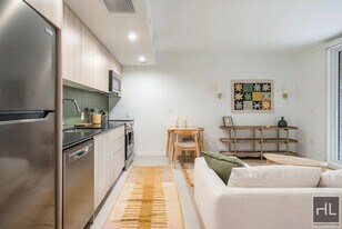 975 Nostrand Ave in Brooklyn, NY - Building Photo