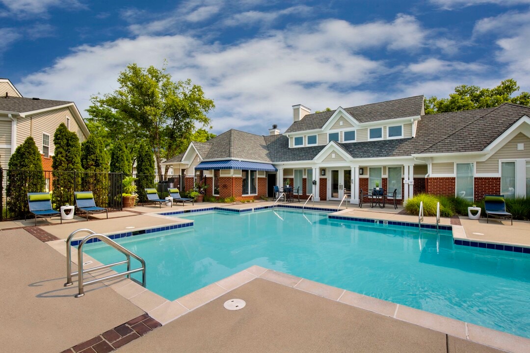 The Lakes Apartments in Indianapolis, IN - Foto de edificio