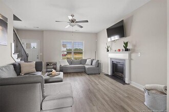 229 Turkey Trot Ln in Raeford, NC - Building Photo - Building Photo