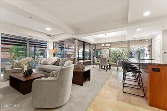 7161 E Rancho Vista Dr in Scottsdale, AZ - Building Photo - Building Photo
