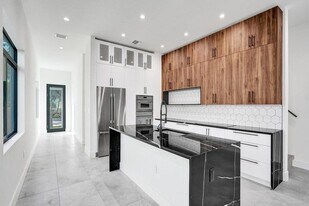 604 SW 7th Ave in Fort Lauderdale, FL - Building Photo
