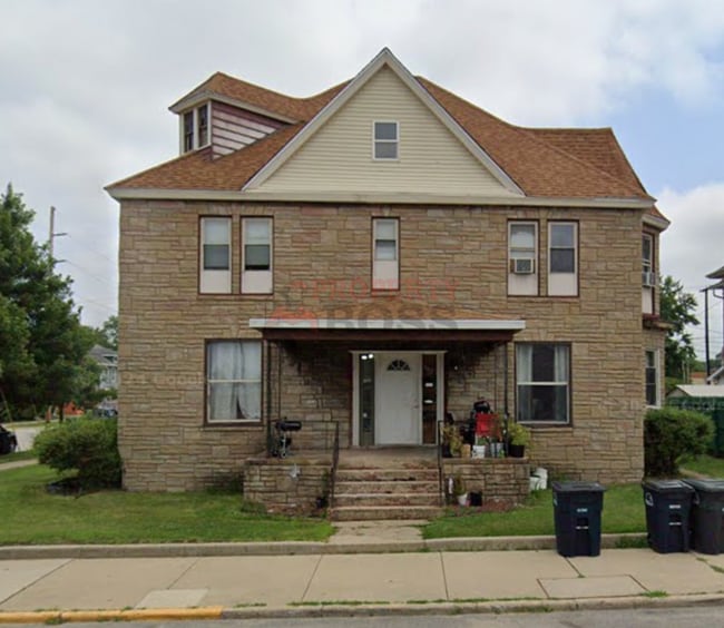 property at 802 Pine St