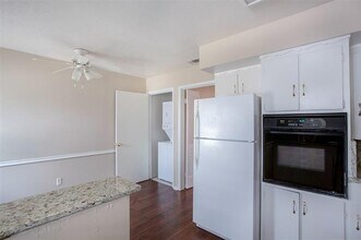 7010 Kingsbury Dr in Dallas, TX - Building Photo - Building Photo