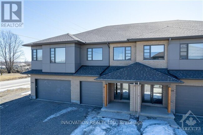 902 Chipping Cir in Ottawa, ON - Building Photo - Building Photo