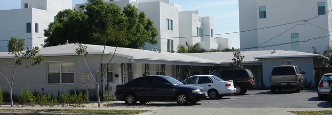 730 NE 3rd Ave in Fort Lauderdale, FL - Building Photo - Building Photo