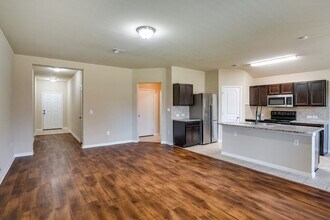 5909 Roderick Dr in Austin, TX - Building Photo - Building Photo