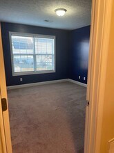 417 Cabernet Dr in Vine Grove, KY - Foto de edificio - Building Photo