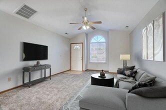 Deer Creek Crossing in Garrett, IN - Foto de edificio - Building Photo