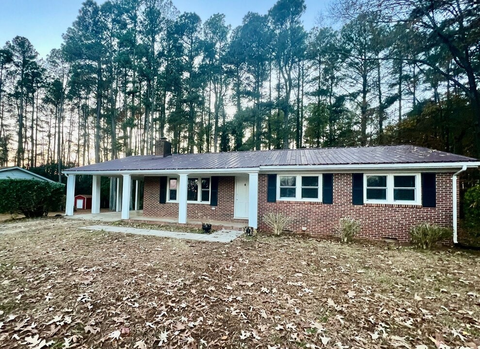 30 Calcium Cir in Chase City, VA - Building Photo