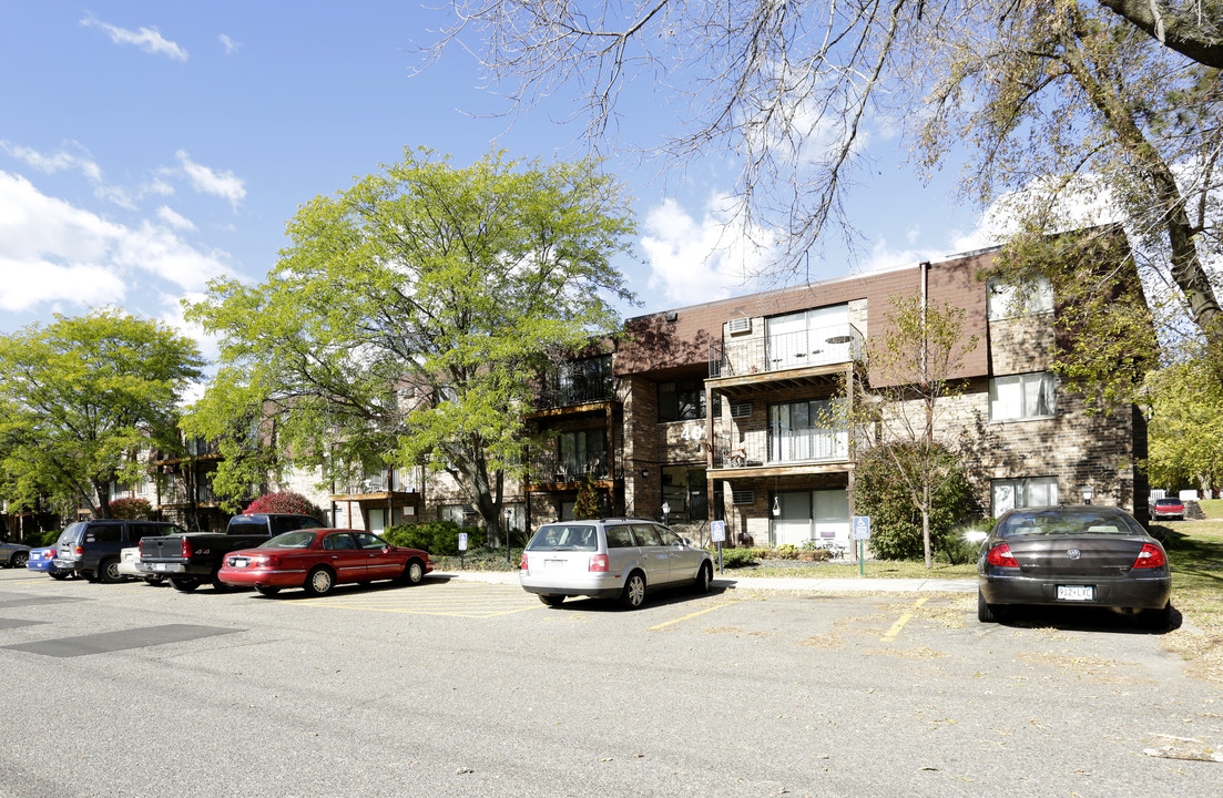 The Village Apartments in Forest Lake, MN - Foto de edificio