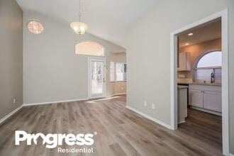 3020 Forest Lake St in Las Vegas, NV - Foto de edificio - Building Photo