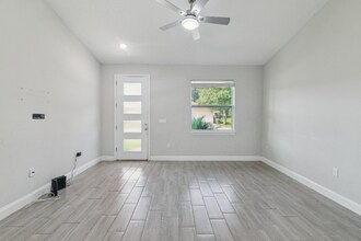 969 Cambridge Ct in Poinciana, FL - Building Photo - Building Photo