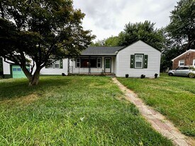128 Vedette Ave in Waynesboro, VA - Building Photo