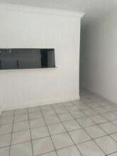 384 Minorca Ave in Coral Gables, FL - Foto de edificio - Building Photo