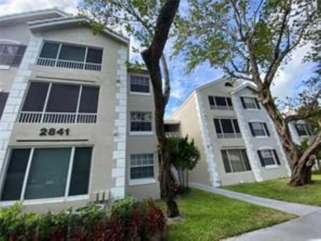 property at 2841 N Oakland Forest Dr