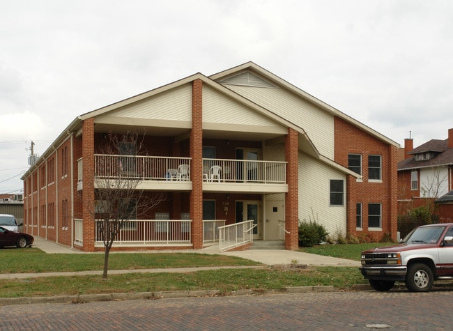 730 10th Ave in Huntington, WV - Building Photo - Building Photo