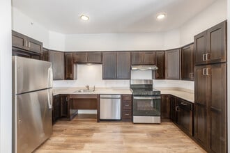 Ade Bethune House in Portsmouth, RI - Foto de edificio - Interior Photo