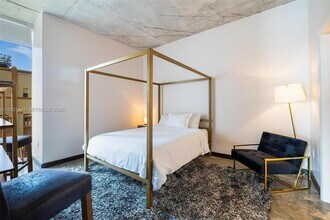 151 SE 1st St in Miami, FL - Building Photo - Building Photo