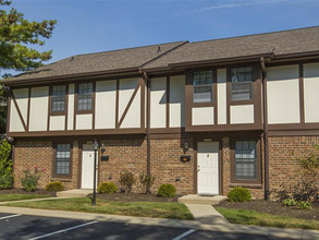 Woodland Springs Apartment Homes in Carmel, IN - Foto de edificio - Building Photo