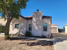 2411 Stonebridge Dr in Bullhead City, AZ - Building Photo