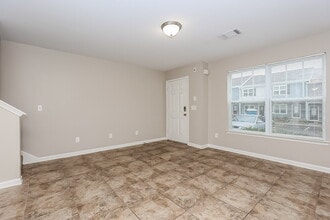 8055 Logan Dr in La Vergne, TN - Building Photo - Building Photo