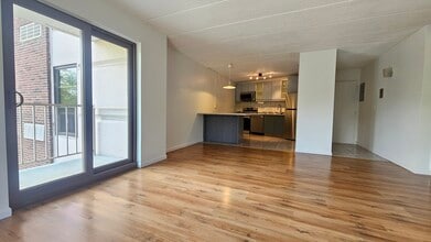 147 Turner Rd, Unit 92 in Holliston, MA - Building Photo - Building Photo