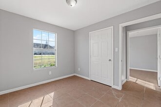 Pelican Gardens in Bossier City, LA - Building Photo - Building Photo