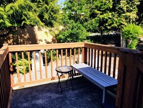 7150 S Sunnycrest Rd in Seattle, WA - Building Photo - Building Photo