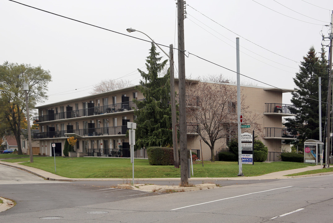 Gardenia Apartments in Hamilton, ON - Building Photo