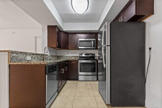 5530 NW 61st St in Coconut Creek, FL - Foto de edificio - Building Photo