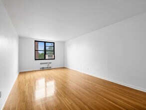 2 West End Ave in Brooklyn, NY - Building Photo - Building Photo