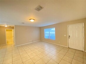 82 Dogwood Dr Cir in Ocala, FL - Foto de edificio - Building Photo