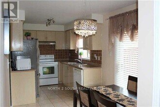 326 Hawkview Blvd in Vaughan, ON - Building Photo - Building Photo