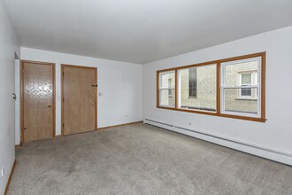 2334 N 72nd Ct in Elmwood Park, IL - Building Photo - Building Photo