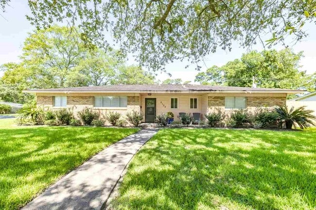 property at 2125 Shady Ln