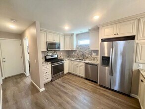 3838 Avocado Blvd in La Mesa, CA - Building Photo - Building Photo