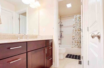 237 W 13th Ave in Anchorage, AK - Building Photo - Building Photo