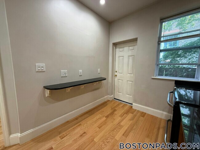 51 Joy St in Boston, MA - Building Photo - Building Photo