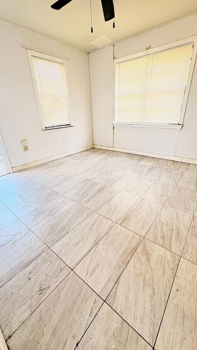2701 Brewster St in Houston, TX - Building Photo - Building Photo