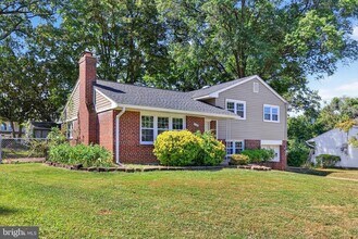 7107 Vermillion Pl in Annandale, VA - Building Photo - Building Photo