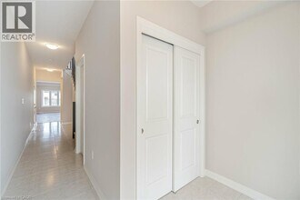 7310 Marvel Dr in Niagara Falls, ON - Building Photo - Building Photo