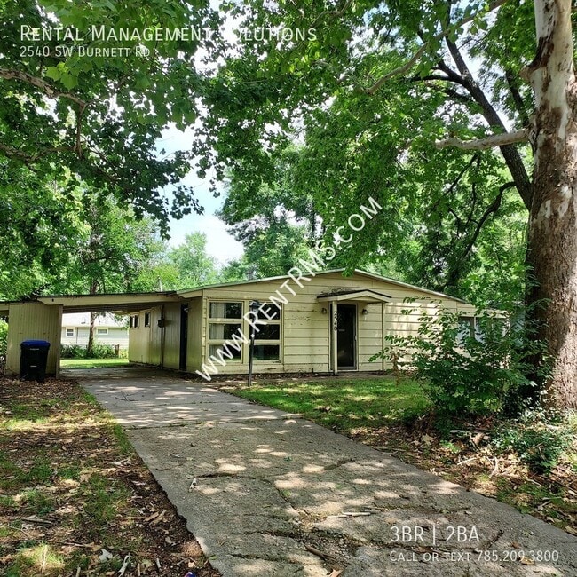 property at 2540 SW Burnett Rd