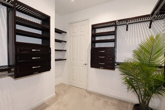 407 SW Walking Path in Stuart, FL - Foto de edificio - Building Photo