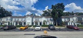 6559 Osprey Lake Cir in Riverview, FL - Building Photo