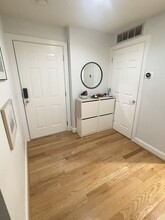 221 Race St, Unit Apt 4 in Philadelphia, PA - Building Photo - Building Photo